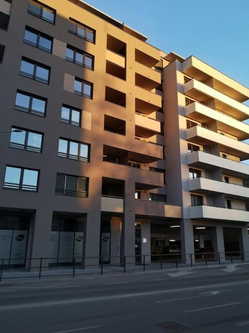 M&M1 Studio Apartment Near Center With Free Parking - Ac Košice Exterior foto